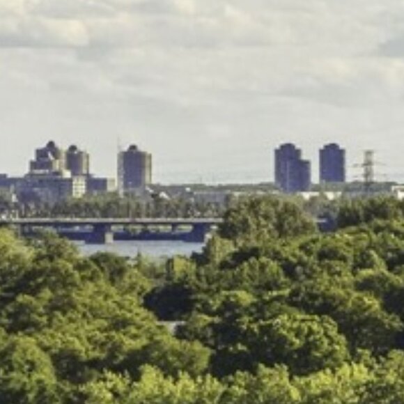 New sealed Trefl 1000pcs Adult Puzzle -Biosphere, Montréal Skyline - Picture 3 of 13